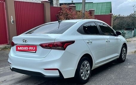 Hyundai Solaris II рестайлинг, 2018 год, 1 250 000 рублей, 5 фотография