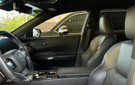Lexus RX IV рестайлинг, 2023 год, 9 200 000 рублей, 7 фотография