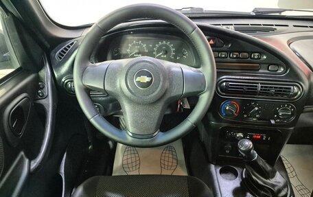 Chevrolet Niva I рестайлинг, 2018 год, 757 000 рублей, 10 фотография