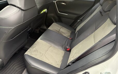 Toyota RAV4, 2024 год, 3 950 000 рублей, 14 фотография