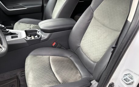 Toyota RAV4, 2024 год, 3 950 000 рублей, 12 фотография