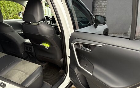 Toyota RAV4, 2024 год, 3 950 000 рублей, 16 фотография