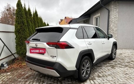 Toyota RAV4, 2024 год, 3 950 000 рублей, 6 фотография