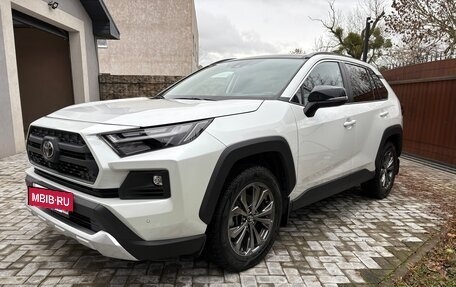 Toyota RAV4, 2024 год, 3 950 000 рублей, 4 фотография