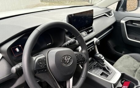 Toyota RAV4, 2024 год, 3 950 000 рублей, 15 фотография