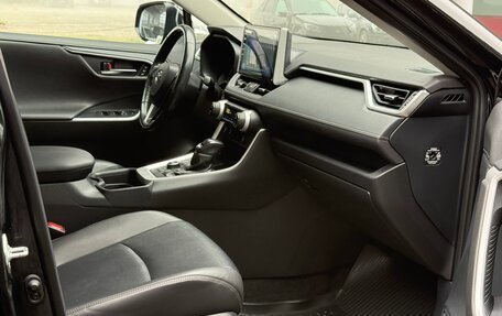 Toyota RAV4, 2020 год, 3 470 000 рублей, 13 фотография