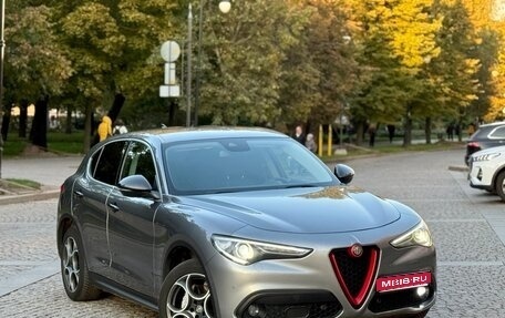 Alfa Romeo Stelvio, 2017 год, 3 000 000 рублей, 1 фотография