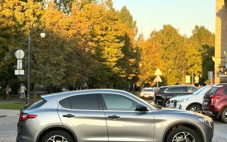 Alfa Romeo Stelvio, 2017 год, 3 000 000 рублей, 2 фотография