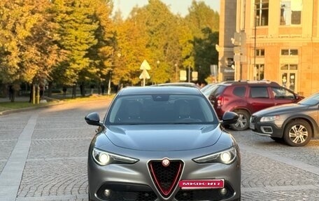 Alfa Romeo Stelvio, 2017 год, 3 000 000 рублей, 9 фотография