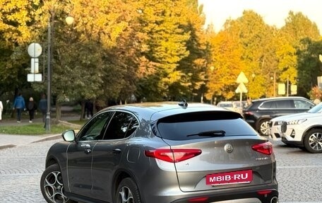 Alfa Romeo Stelvio, 2017 год, 3 000 000 рублей, 7 фотография