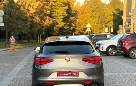 Alfa Romeo Stelvio, 2017 год, 3 000 000 рублей, 11 фотография