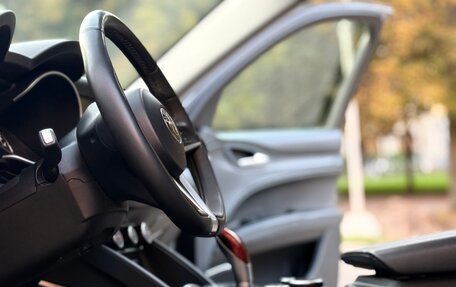 Alfa Romeo Stelvio, 2017 год, 3 000 000 рублей, 18 фотография