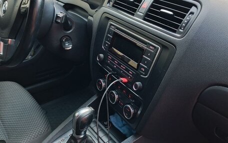 Volkswagen Jetta VI, 2013 год, 965 000 рублей, 12 фотография