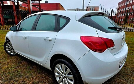 Opel Astra J, 2011 год, 595 000 рублей, 8 фотография