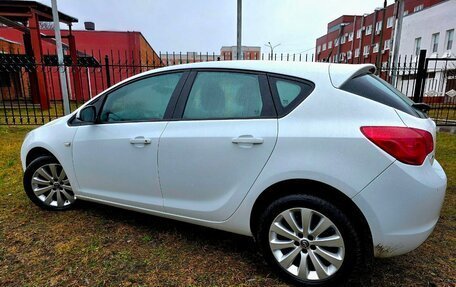 Opel Astra J, 2011 год, 595 000 рублей, 9 фотография