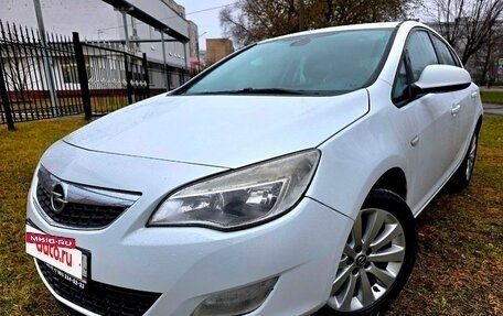 Opel Astra J, 2011 год, 595 000 рублей, 4 фотография