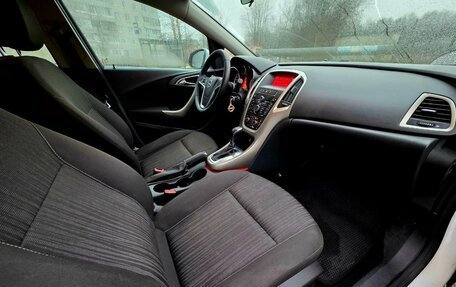 Opel Astra J, 2011 год, 595 000 рублей, 15 фотография