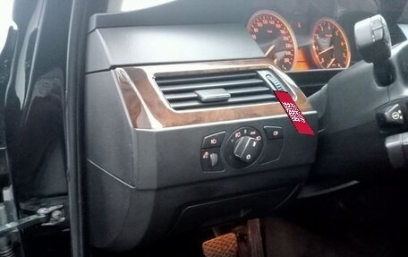 BMW 5 серия, 2006 год, 880 000 рублей, 16 фотография