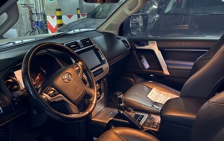 Toyota Land Cruiser Prado 150 рестайлинг 2, 2017 год, 6 000 000 рублей, 7 фотография