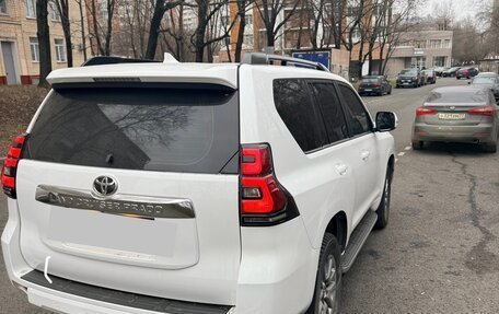 Toyota Land Cruiser Prado 150 рестайлинг 2, 2017 год, 6 000 000 рублей, 3 фотография