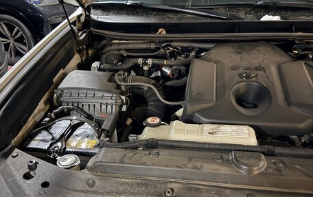 Toyota Land Cruiser Prado 150 рестайлинг 2, 2017 год, 6 000 000 рублей, 10 фотография