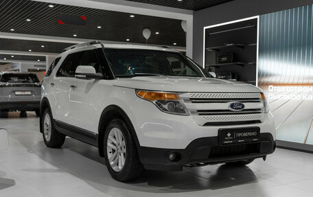 Ford Explorer VI, 2013 год, 1 900 000 рублей, 2 фотография
