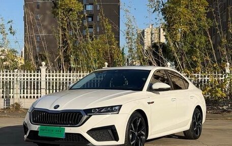 Skoda Octavia IV, 2022 год, 2 210 000 рублей, 2 фотография