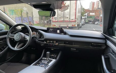 Mazda 3, 2022 год, 2 050 000 рублей, 9 фотография