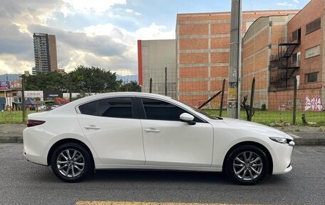 Mazda 3, 2022 год, 2 050 000 рублей, 5 фотография