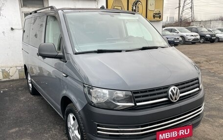 Volkswagen Caravelle T6 рестайлинг, 2018 год, 3 000 000 рублей, 2 фотография
