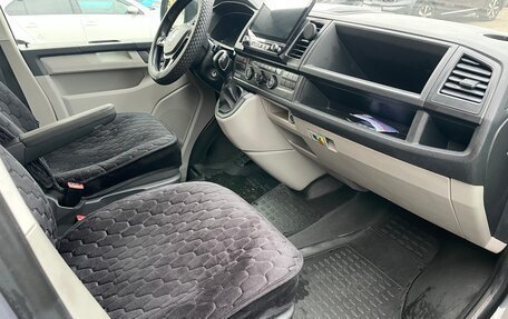 Volkswagen Caravelle T6 рестайлинг, 2018 год, 3 000 000 рублей, 7 фотография