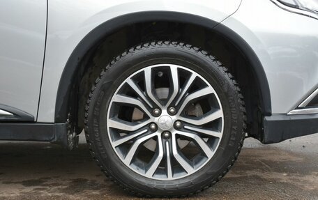 Mitsubishi Outlander III рестайлинг 3, 2016 год, 1 899 000 рублей, 22 фотография