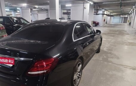 Mercedes-Benz E-Класс, 2017 год, 3 550 000 рублей, 20 фотография