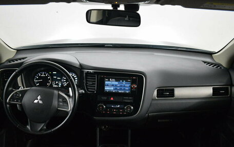 Mitsubishi Outlander III рестайлинг 3, 2014 год, 1 070 000 рублей, 5 фотография