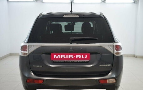 Mitsubishi Outlander III рестайлинг 3, 2014 год, 1 070 000 рублей, 3 фотография