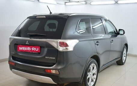 Mitsubishi Outlander III рестайлинг 3, 2014 год, 1 070 000 рублей, 4 фотография