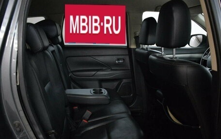 Mitsubishi Outlander III рестайлинг 3, 2014 год, 1 070 000 рублей, 13 фотография