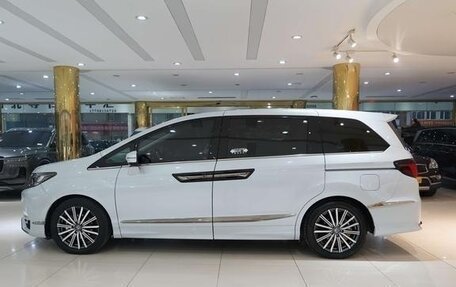 Honda Elysion, 2024 год, 4 910 000 рублей, 3 фотография