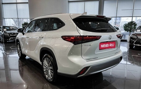 Toyota Highlander, 2025 год, 5 898 000 рублей, 8 фотография