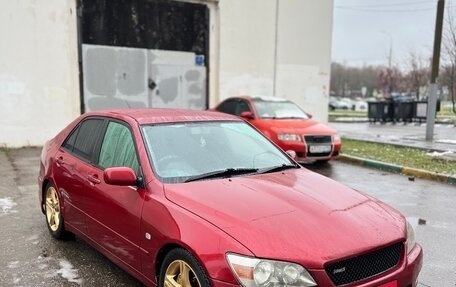 Toyota Altezza, 2000 год, 550 000 рублей, 2 фотография