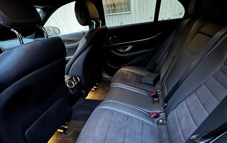 Mercedes-Benz E-Класс, 2022 год, 5 800 000 рублей, 6 фотография