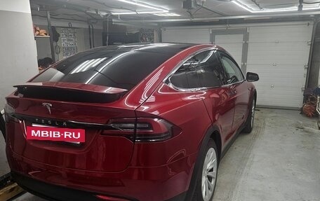 Tesla Model X I, 2016 год, 2 550 000 рублей, 10 фотография