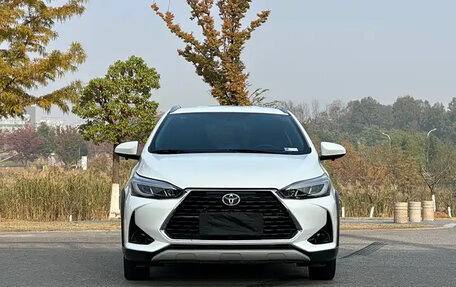 Toyota Yaris XP150 рестайлинг, 2022 год, 1 330 998 рублей, 2 фотография