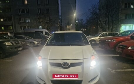 Toyota Yaris III рестайлинг, 2009 год, 420 000 рублей, 1 фотография