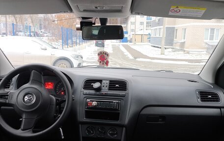 Volkswagen Polo VI (EU Market), 2012 год, 650 000 рублей, 2 фотография