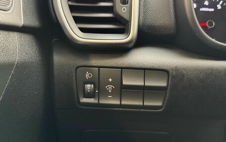 KIA Sportage IV рестайлинг, 2021 год, 2 300 000 рублей, 15 фотография