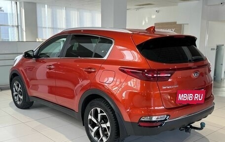 KIA Sportage IV рестайлинг, 2021 год, 2 300 000 рублей, 6 фотография