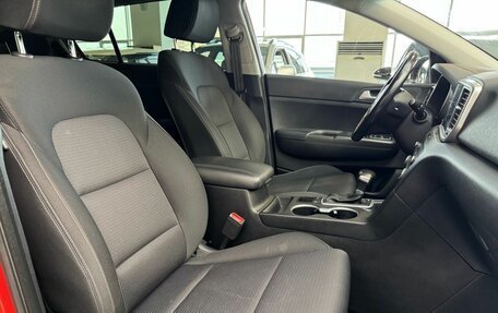 KIA Sportage IV рестайлинг, 2021 год, 2 300 000 рублей, 31 фотография