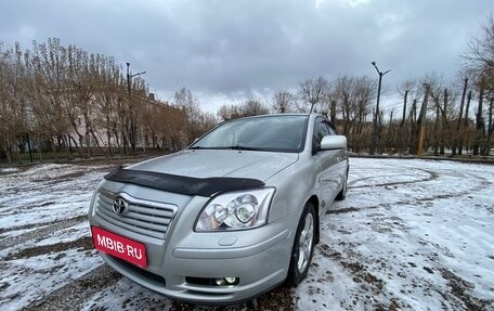 Toyota Avensis III рестайлинг, 2006 год, 750 000 рублей, 1 фотография