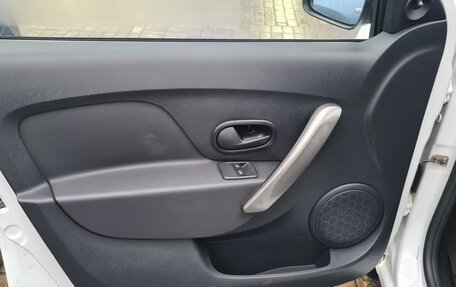 Renault Logan II, 2020 год, 980 000 рублей, 10 фотография